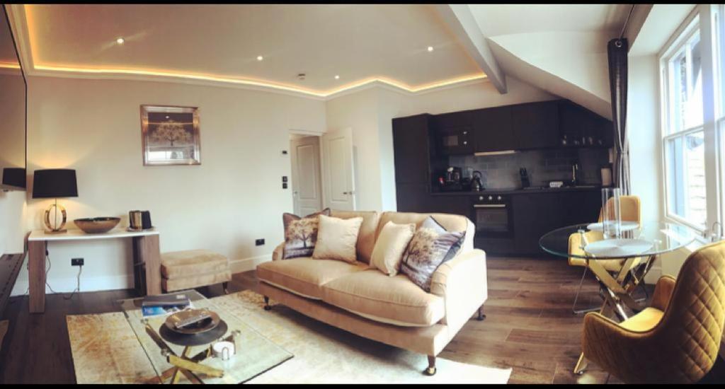 The Mews Boutique Deluxe Apartments, Sleep 2-6 People , Central Location, Free Parking Windermere Exteriér fotografie