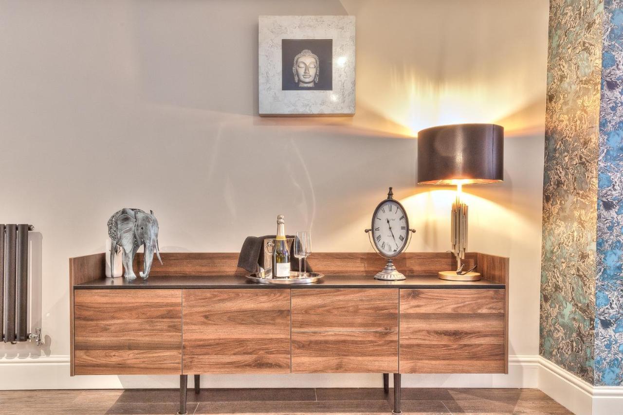 The Mews Boutique Deluxe Apartments, Sleep 2-6 People , Central Location, Free Parking Windermere Exteriér fotografie
