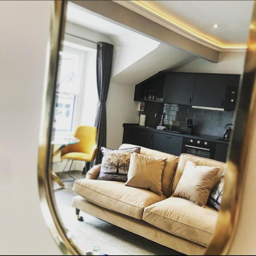 The Mews Boutique Deluxe Apartments, Sleep 2-6 People , Central Location, Free Parking Windermere Exteriér fotografie