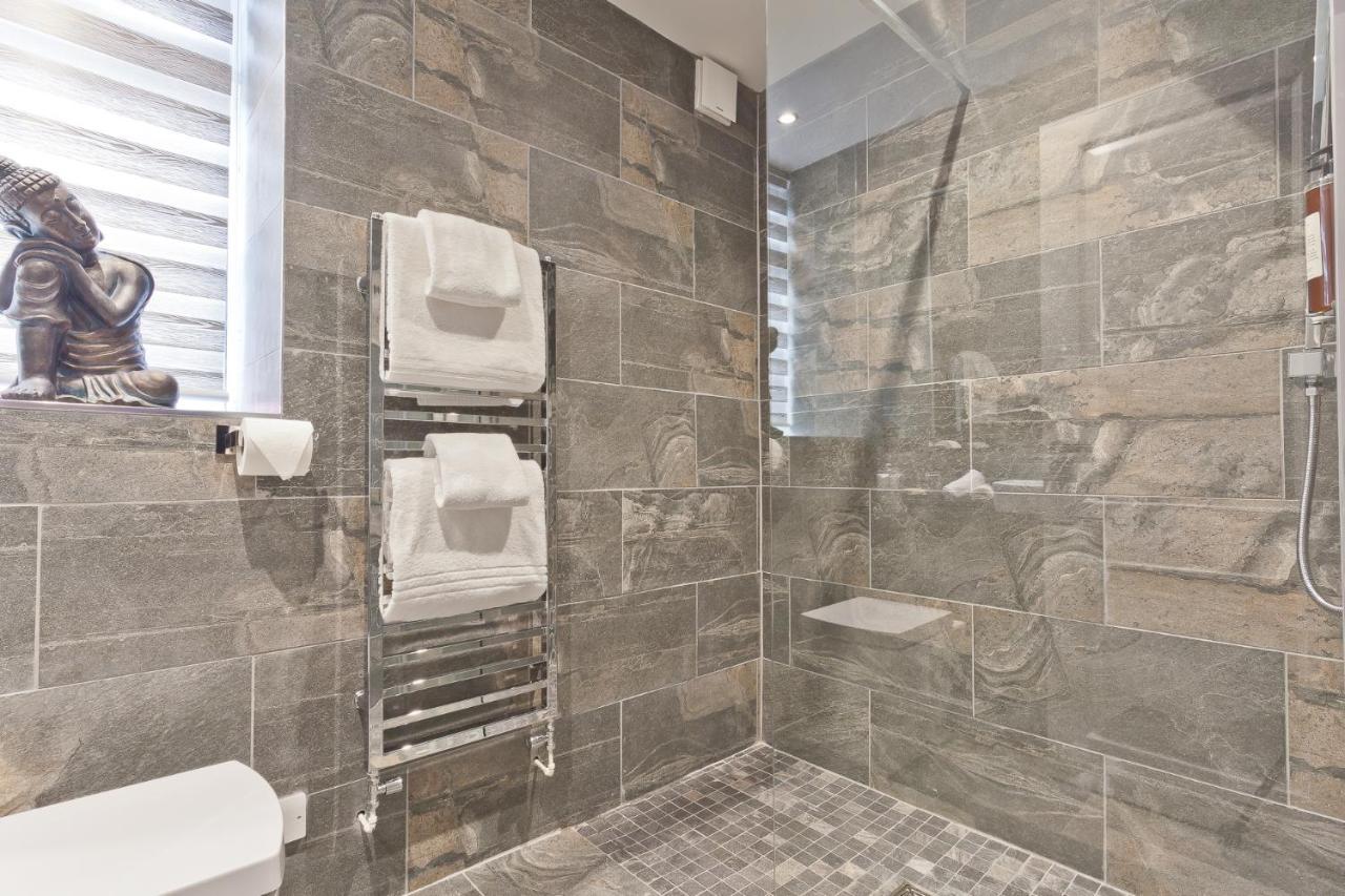 The Mews Boutique Deluxe Apartments, Sleep 2-6 People , Central Location, Free Parking Windermere Exteriér fotografie