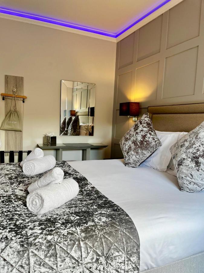 The Mews Boutique Deluxe Apartments, Sleep 2-6 People , Central Location, Free Parking Windermere Exteriér fotografie